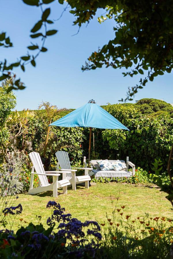 Guest house Guinea Fowl House